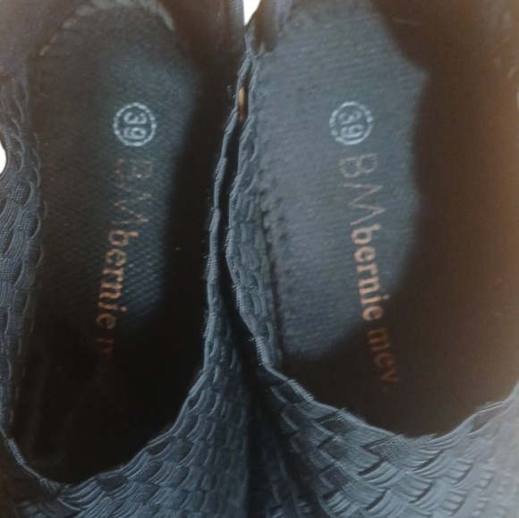 bernie mev Black Woven Textured Heels Women's Black Ankle Booties. Size 8 - Picture 7 of 12